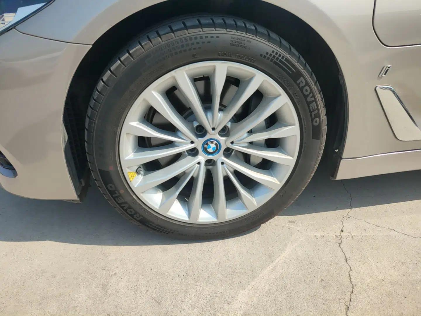 BMW 5 Series New Energy 2019 Updated Version 530Le Luxury Package — миниатюра 10