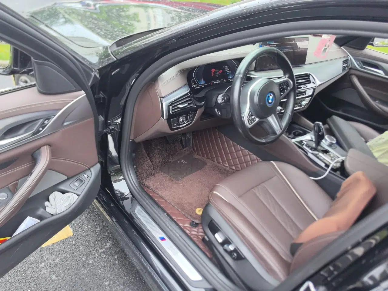 BMW 5 Series New Energy 2022 Restyled 535Le M Sport Package — миниатюра 16