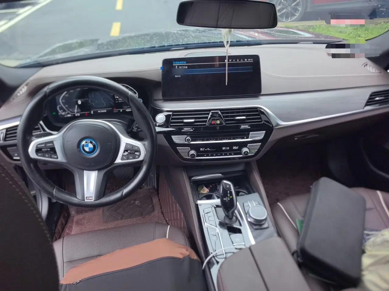 BMW 5 Series New Energy 2022 Restyled 535Le M Sport Package — миниатюра 9
