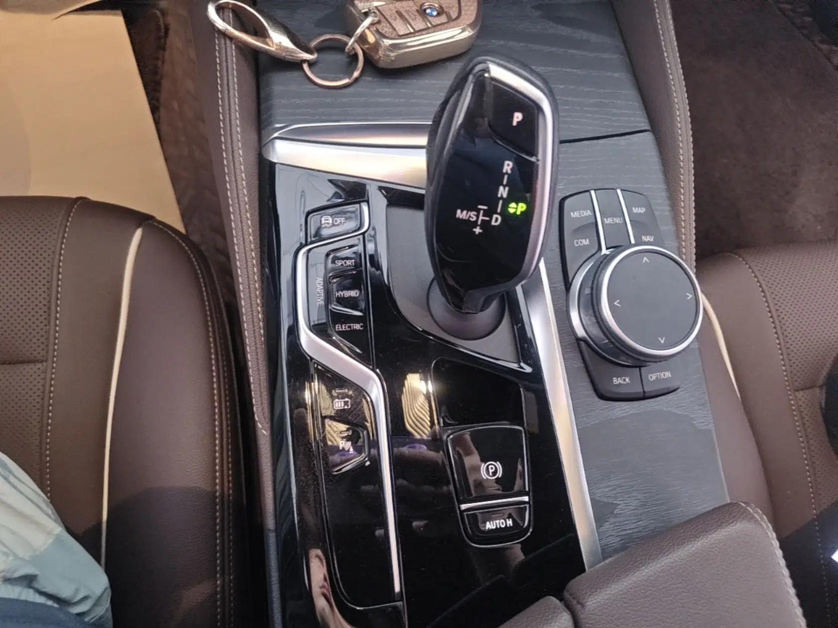 BMW 5 Series New Energy 2021 535Le M Sport Package — миниатюра 16