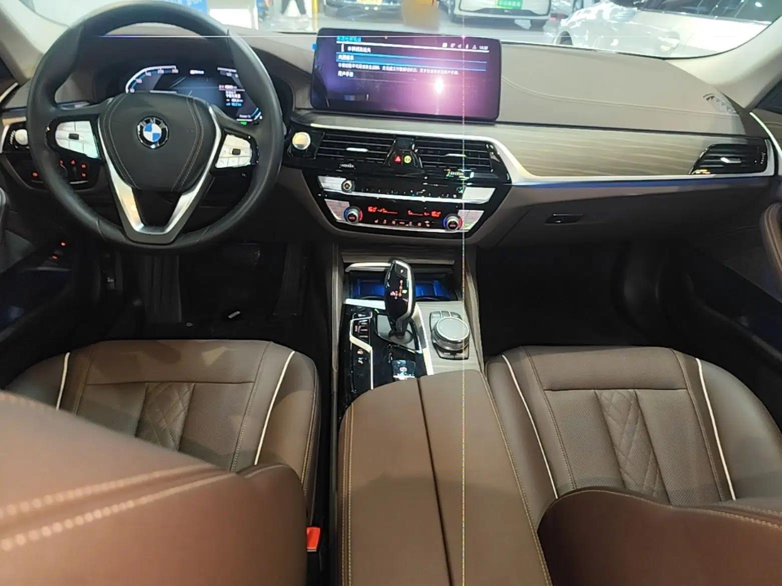 BMW 5 Series New Energy 2021 535Le Luxury Package — миниатюра 12