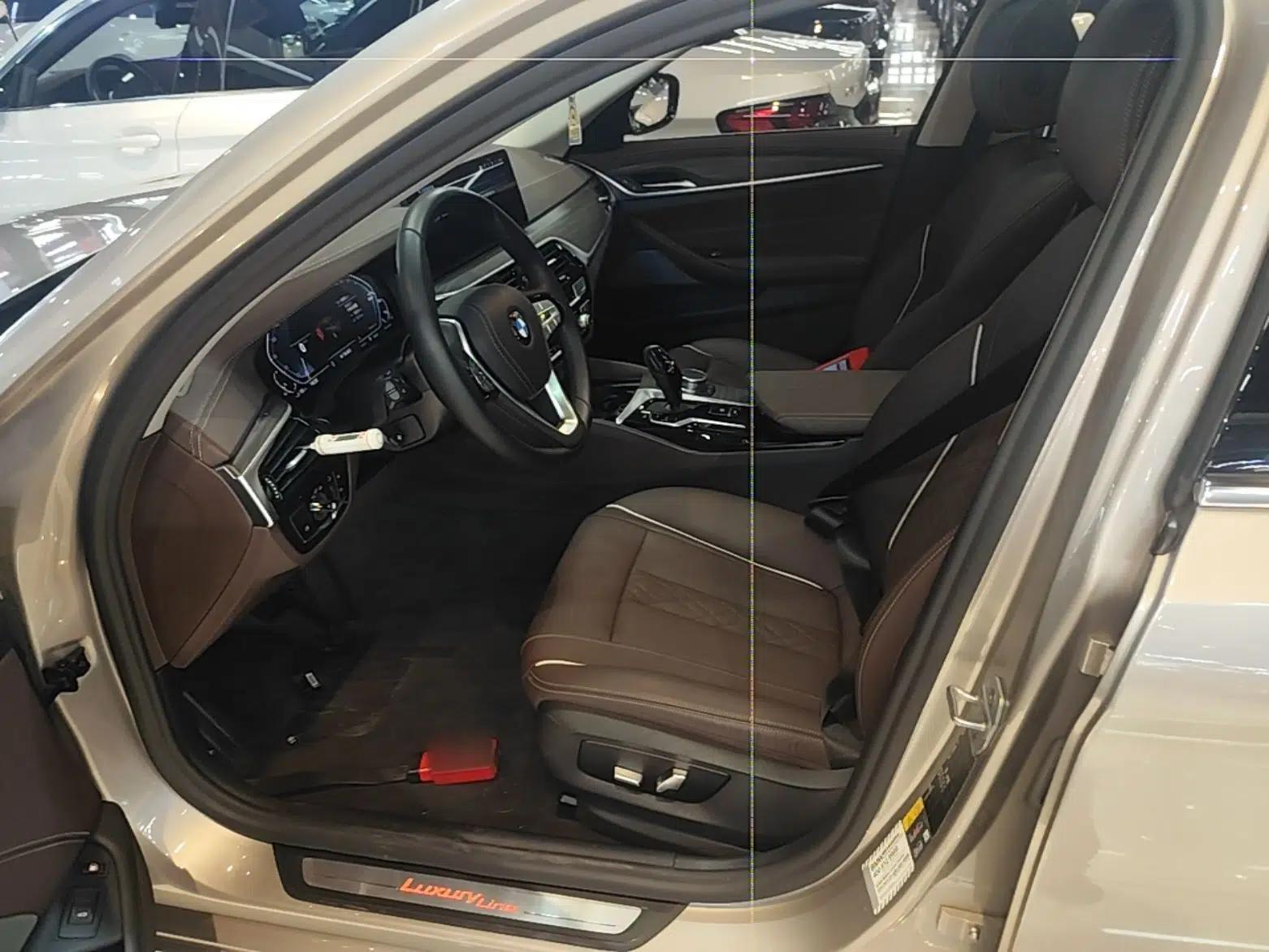 BMW 5 Series New Energy 2021 535Le Luxury Package — миниатюра 17