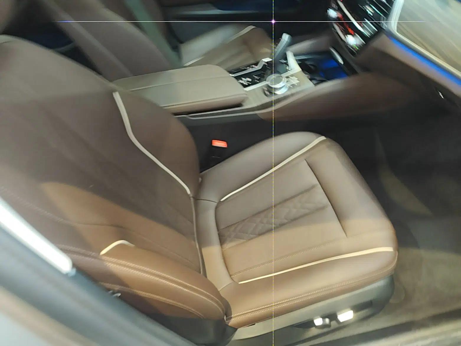 BMW 5 Series New Energy 2021 535Le Luxury Package — миниатюра 19