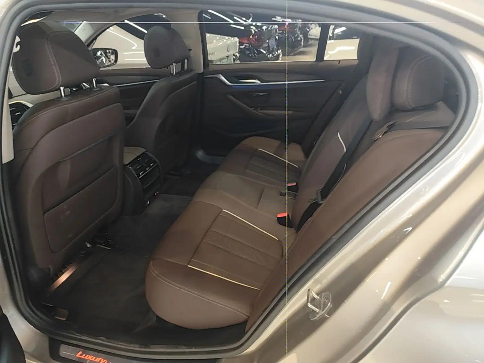 BMW 5 Series New Energy 2021 535Le Luxury Package — миниатюра 20