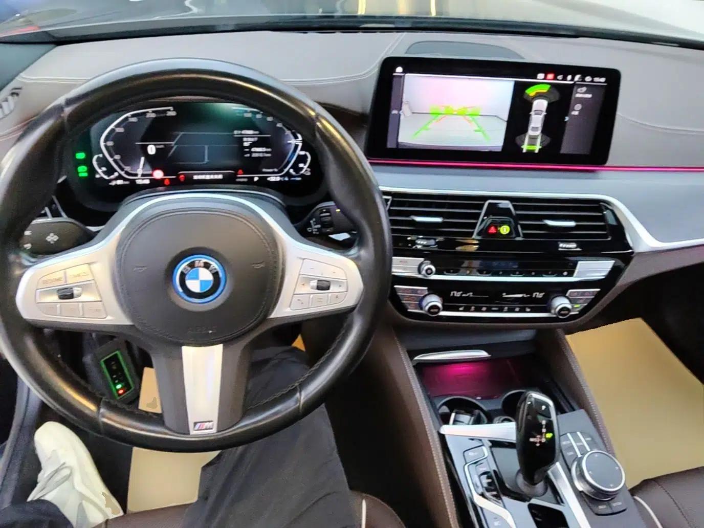 BMW 5 Series New Energy 2022 Restyled 535Le M Sport Package — миниатюра 12