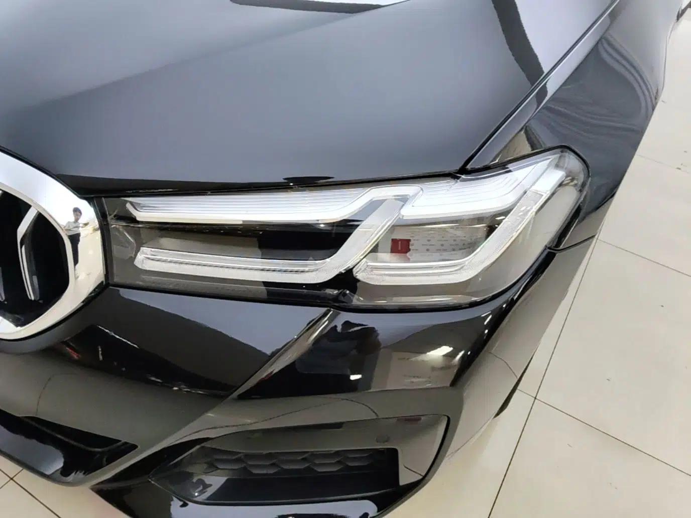 BMW 5 Series New Energy 2022 Restyled 535Le M Sport Package — миниатюра 8