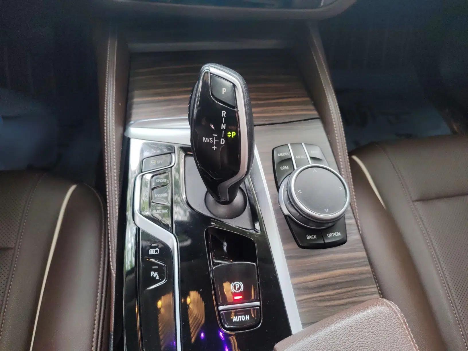 BMW 5 Series New Energy 2022 535Le Luxury Package — миниатюра 22