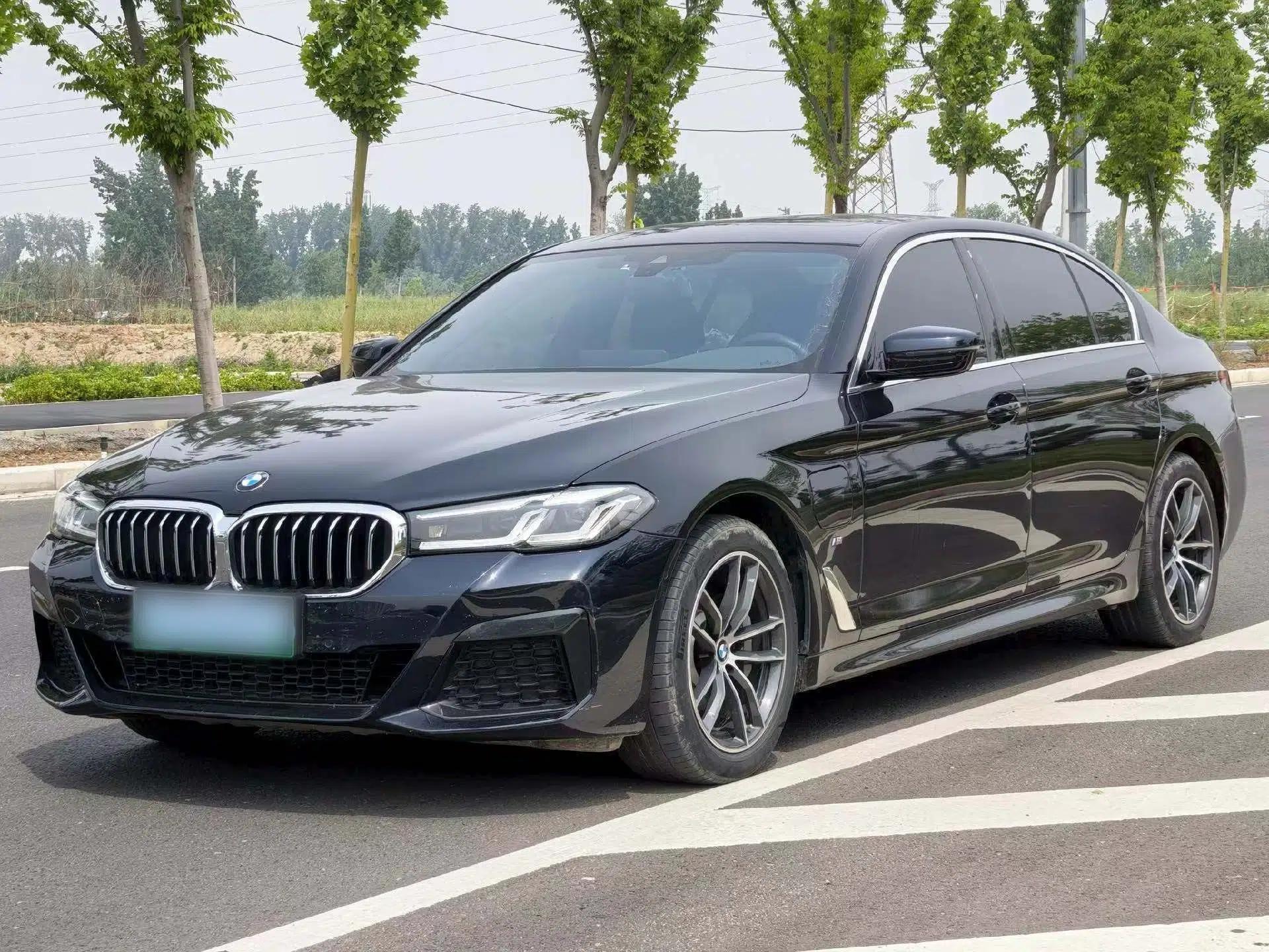 BMW 5 Series New Energy 2021 535Le M Sport Package — миниатюра 1