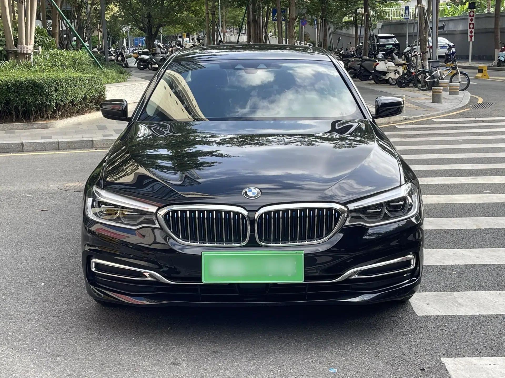 BMW 5 Series New Energy 2019 Updated 530Le Pioneer Edition — миниатюра 12