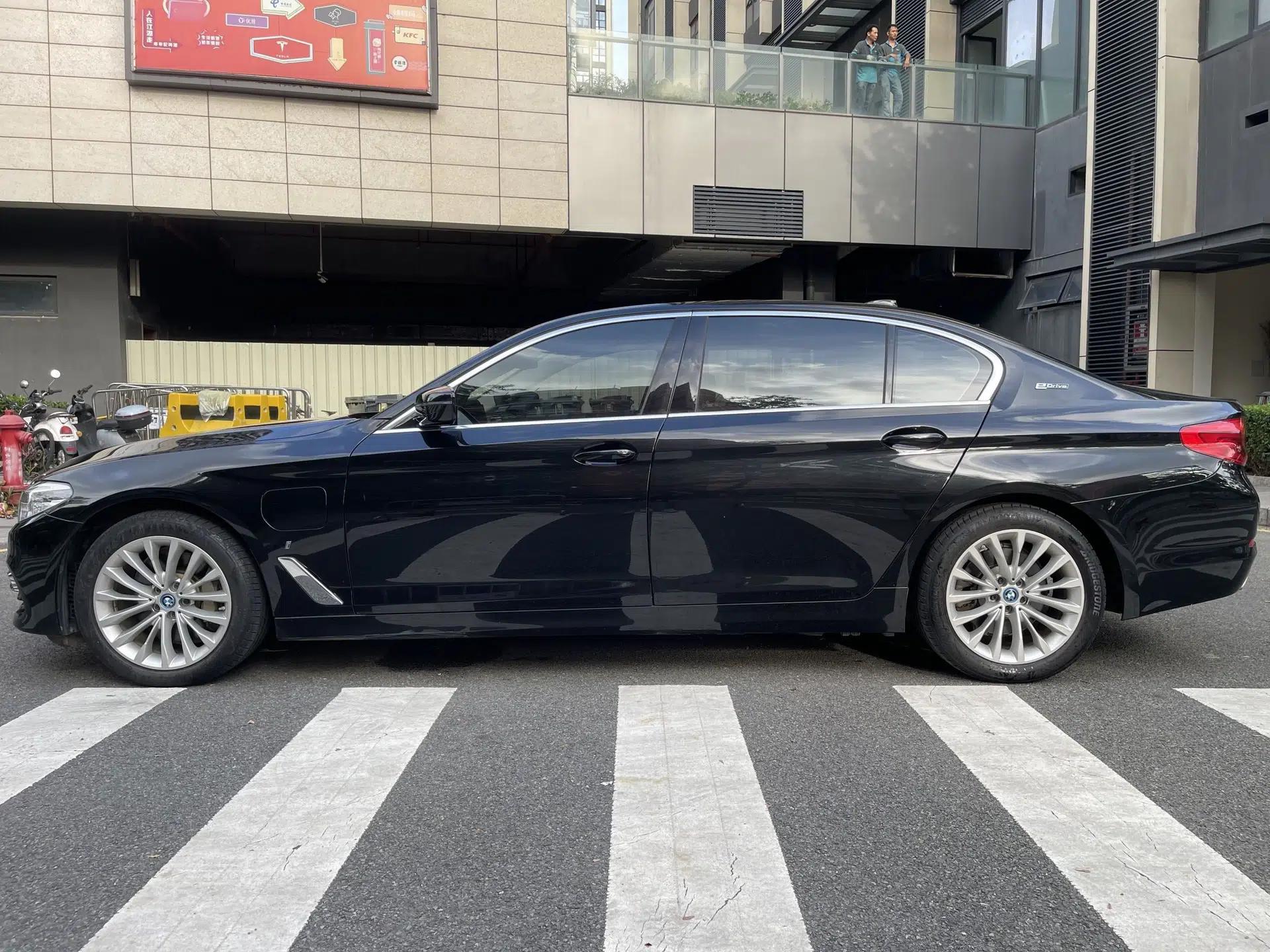 BMW 5 Series New Energy 2019 Updated 530Le Pioneer Edition — миниатюра 14