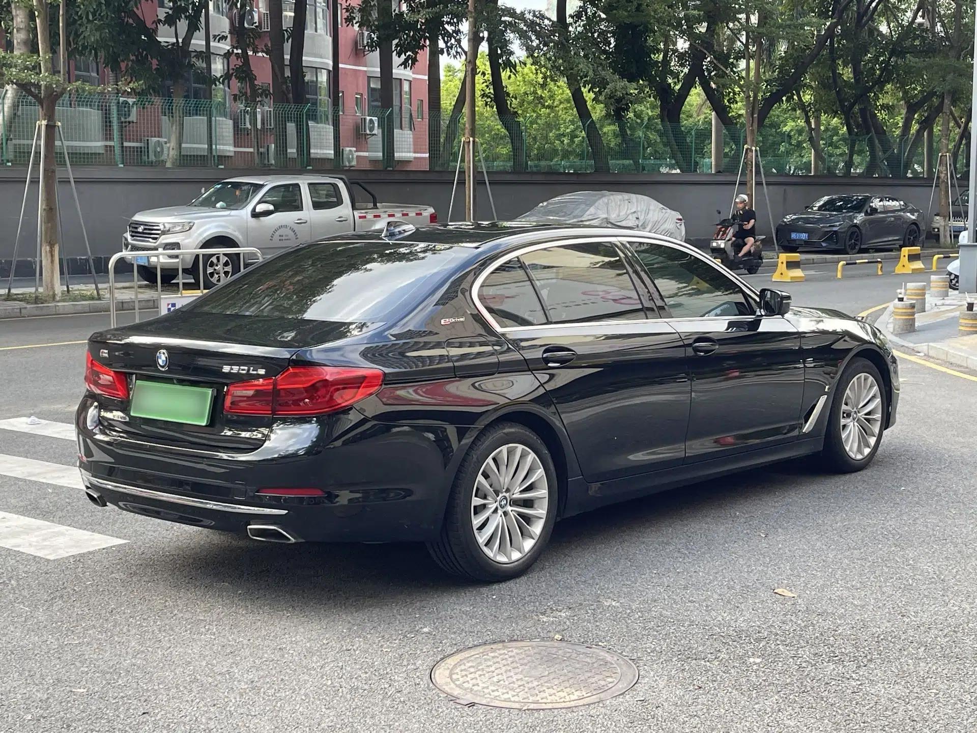 BMW 5 Series New Energy 2019 Updated 530Le Pioneer Edition — миниатюра 18