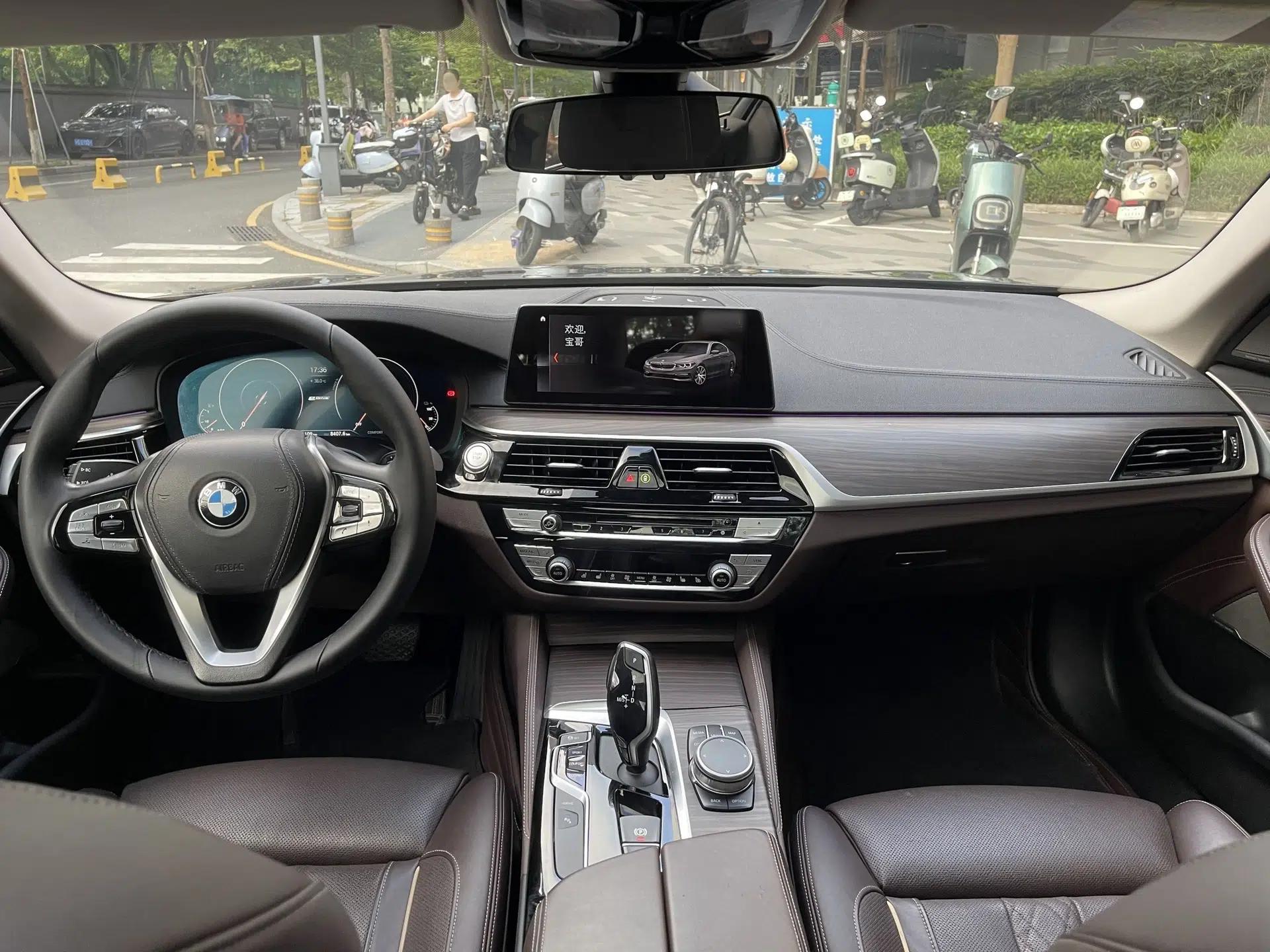 BMW 5 Series New Energy 2019 Updated 530Le Pioneer Edition — миниатюра 30