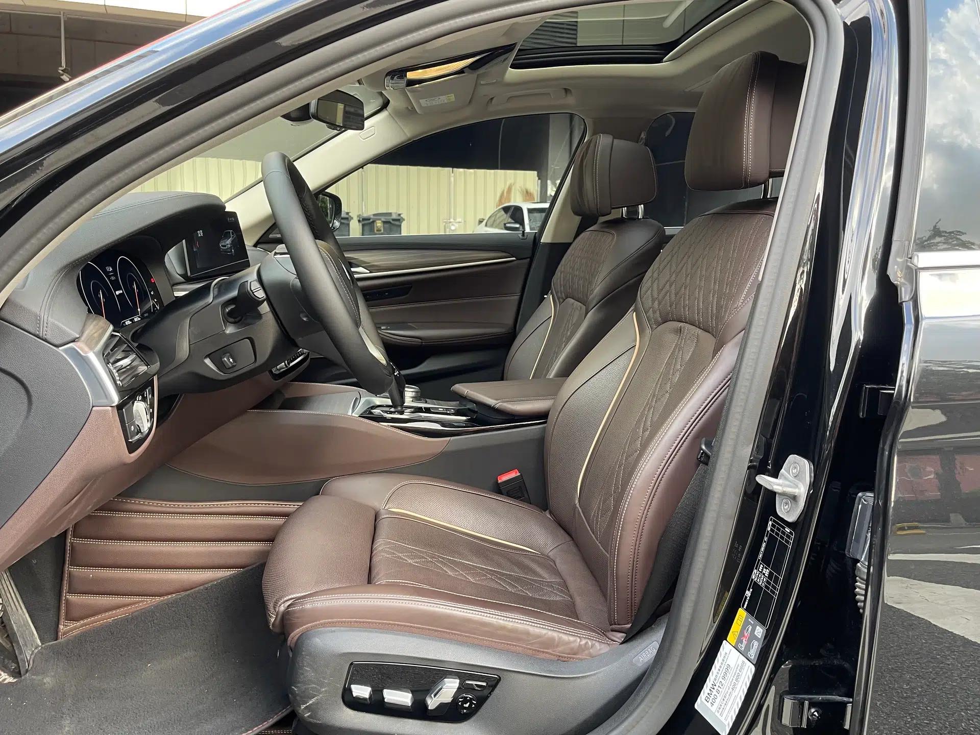 BMW 5 Series New Energy 2019 Updated 530Le Pioneer Edition — миниатюра 36