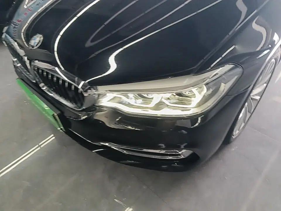 BMW 5 Series New Energy 2019 Updated 530Le Pioneer Edition — миниатюра 8
