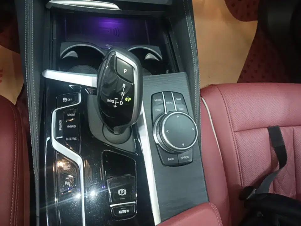 BMW 5 Series New Energy 2021 535Le M Sport Package — миниатюра 21