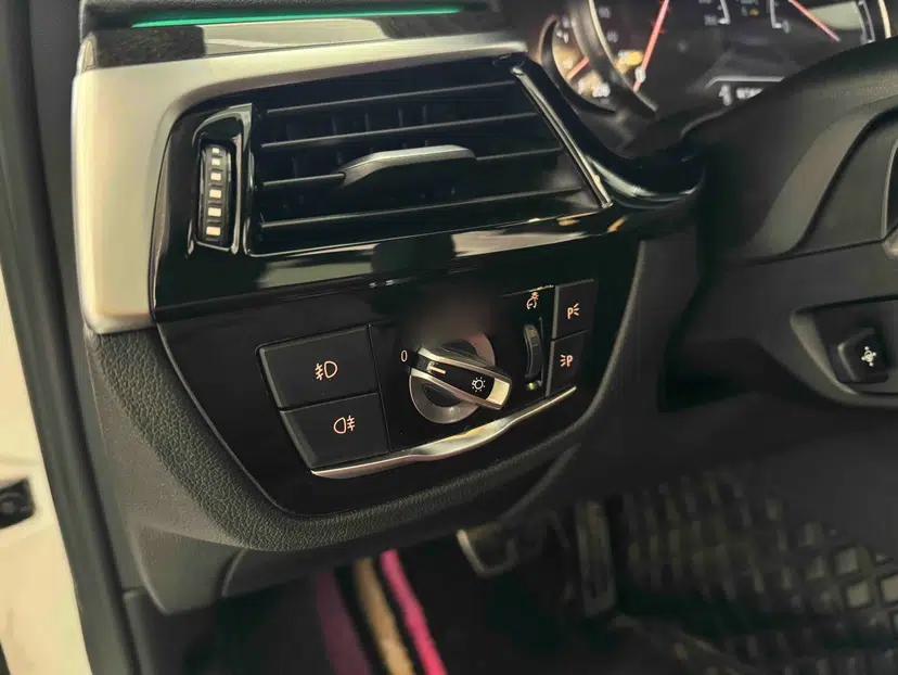 BMW 5 Series 2018 Facelifted 530Li xDrive M Sport Package — миниатюра 11