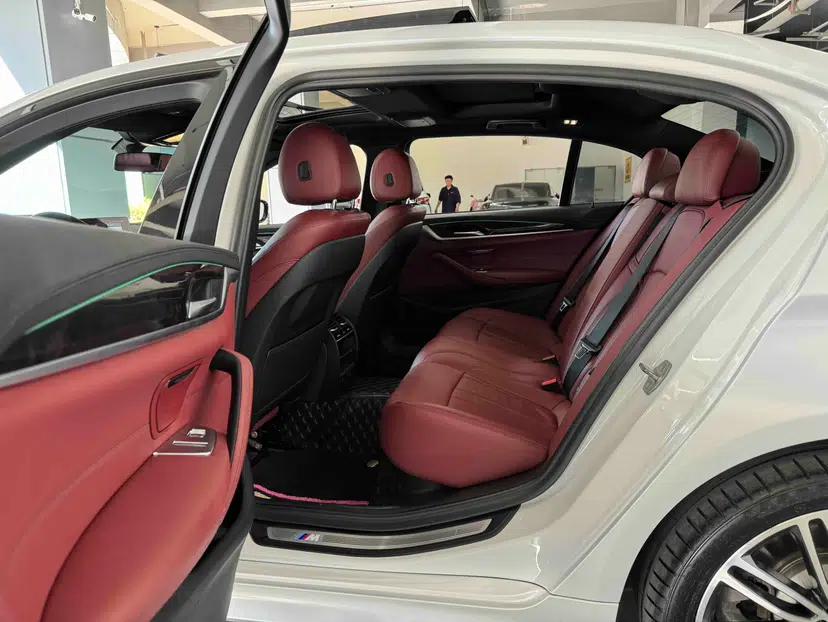 BMW 5 Series 2018 Facelifted 530Li xDrive M Sport Package — миниатюра 15