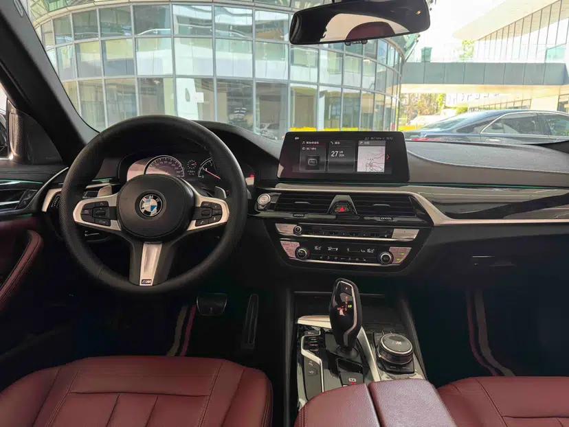 BMW 5 Series 2018 Facelifted 530Li xDrive M Sport Package — миниатюра 9