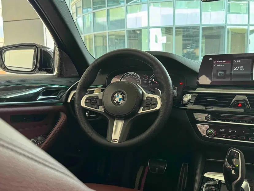 BMW 5 Series 2018 Facelifted 530Li xDrive M Sport Package — миниатюра 10