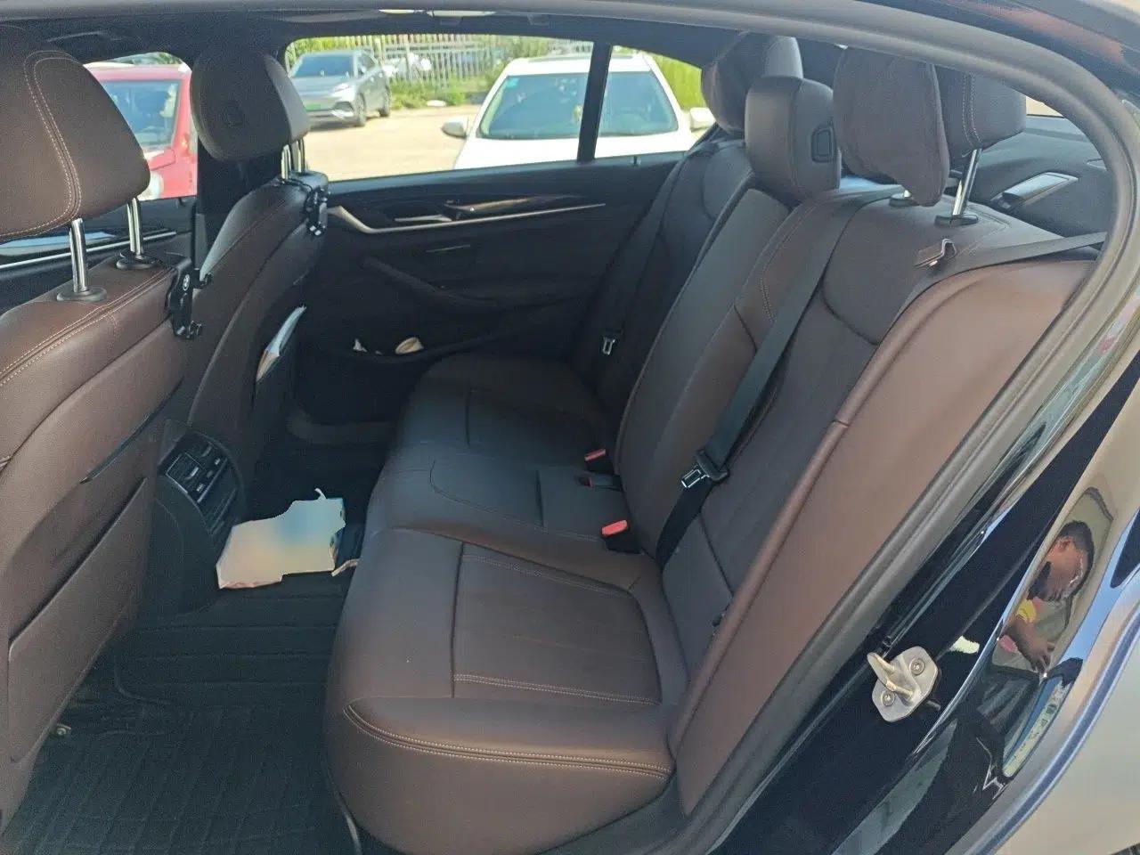 BMW 5 Series 2019 525Li M Sport Package — миниатюра 17