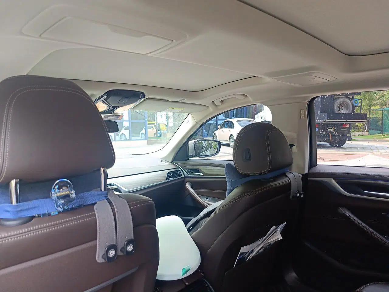 BMW 5 Series New Energy 2020 530Le Luxury Package — миниатюра 18