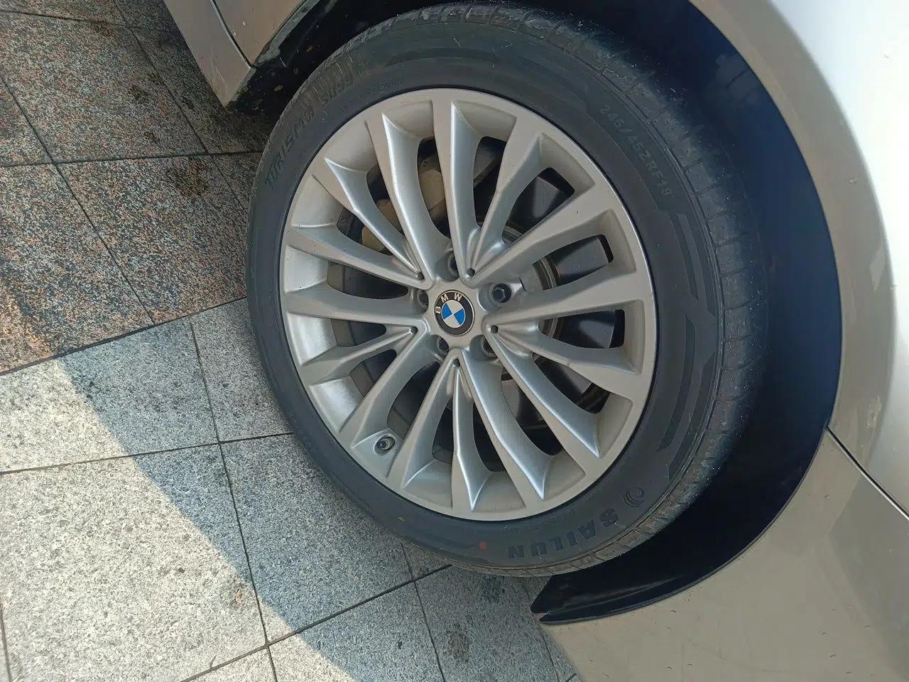 BMW 5 Series New Energy 2020 530Le Luxury Package — миниатюра 8