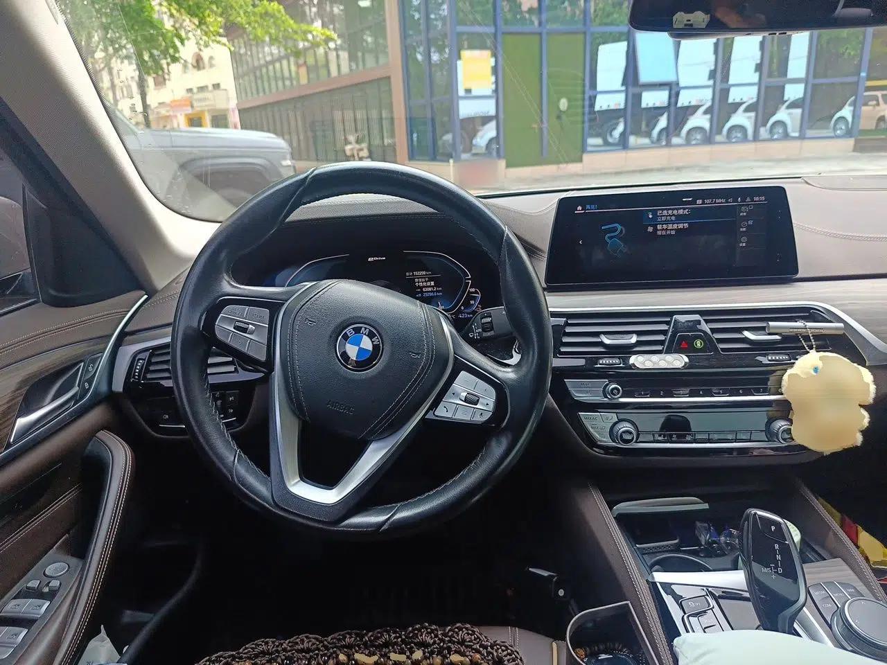 BMW 5 Series New Energy 2020 530Le Luxury Package — миниатюра 10