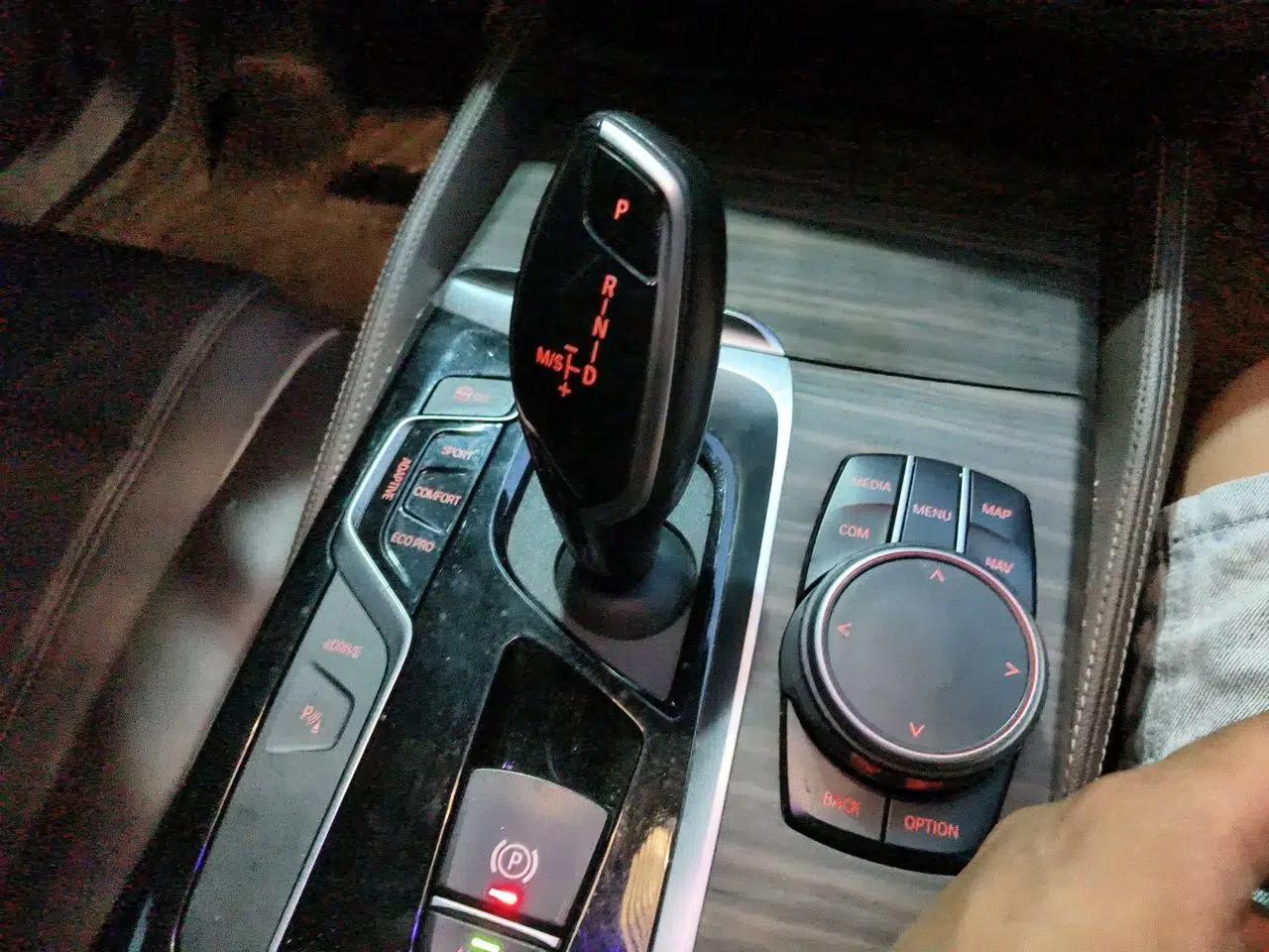 BMW 5 Series New Energy 2019 Updated Version 530Le Luxury Package — миниатюра 14