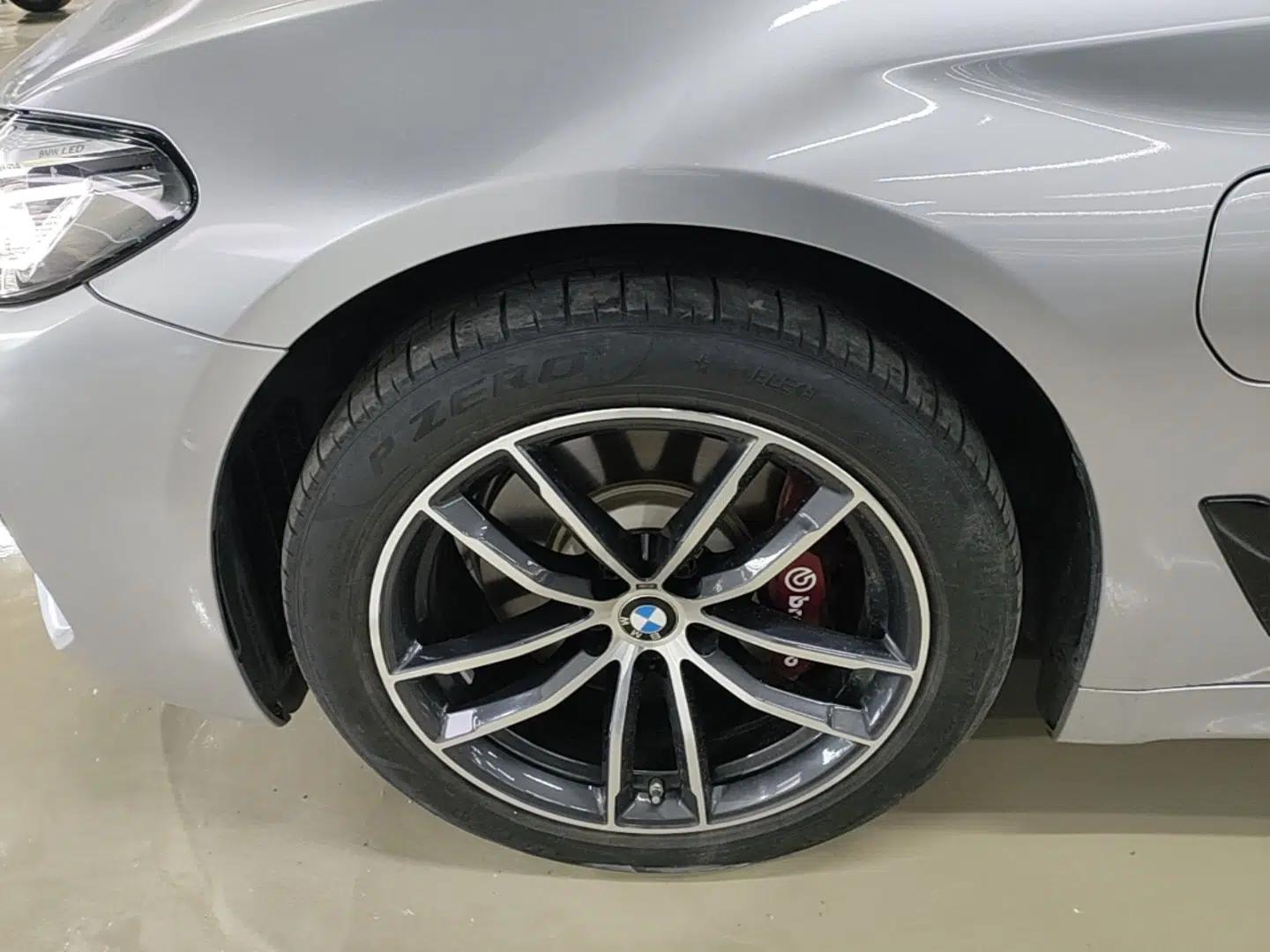 BMW 5 Series New Energy 2021 535Le M Sport Package — миниатюра 15