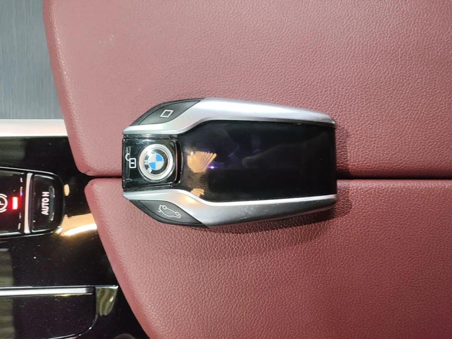 BMW 5 Series New Energy 2021 535Le M Sport Package — миниатюра 28