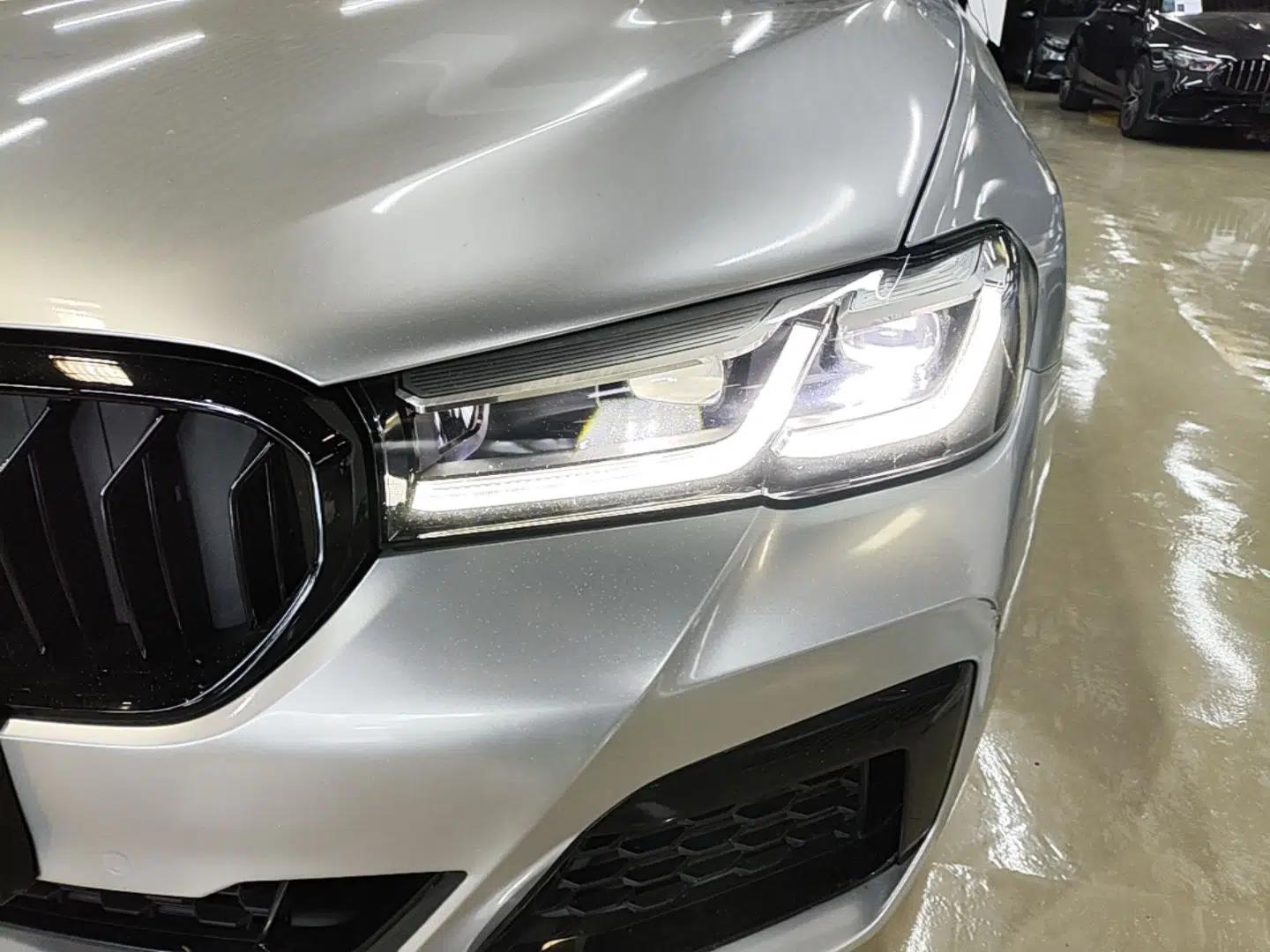 BMW 5 Series New Energy 2021 535Le M Sport Package — миниатюра 8