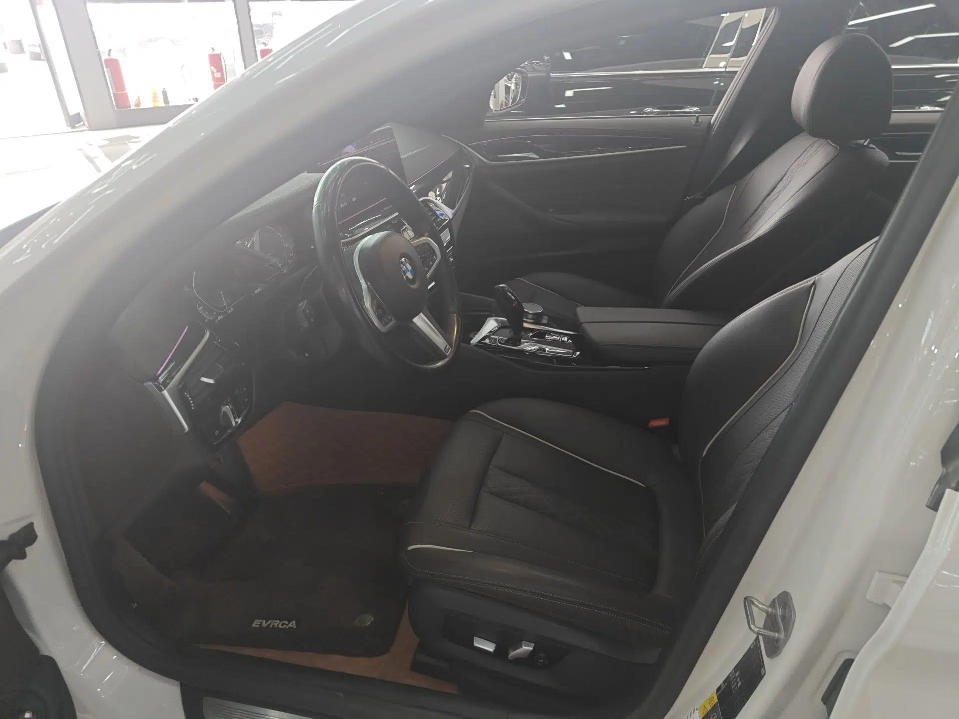 BMW 5 Series New Energy 2022 535Le M Sport Package — миниатюра 22