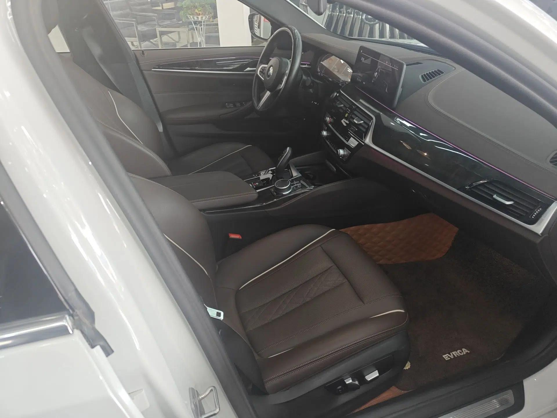 BMW 5 Series New Energy 2022 535Le M Sport Package — миниатюра 24