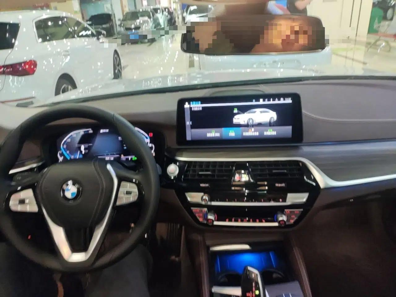 BMW 5 Series New Energy 2021 535Le Luxury Package — миниатюра 12