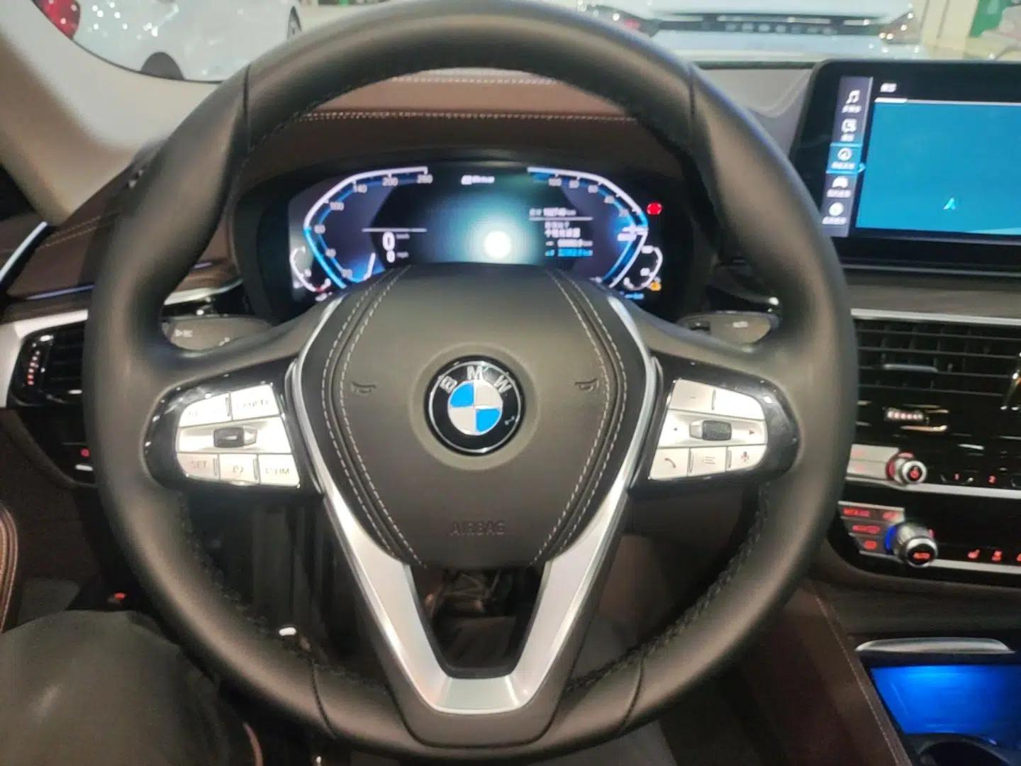 BMW 5 Series New Energy 2021 535Le Luxury Package — миниатюра 13