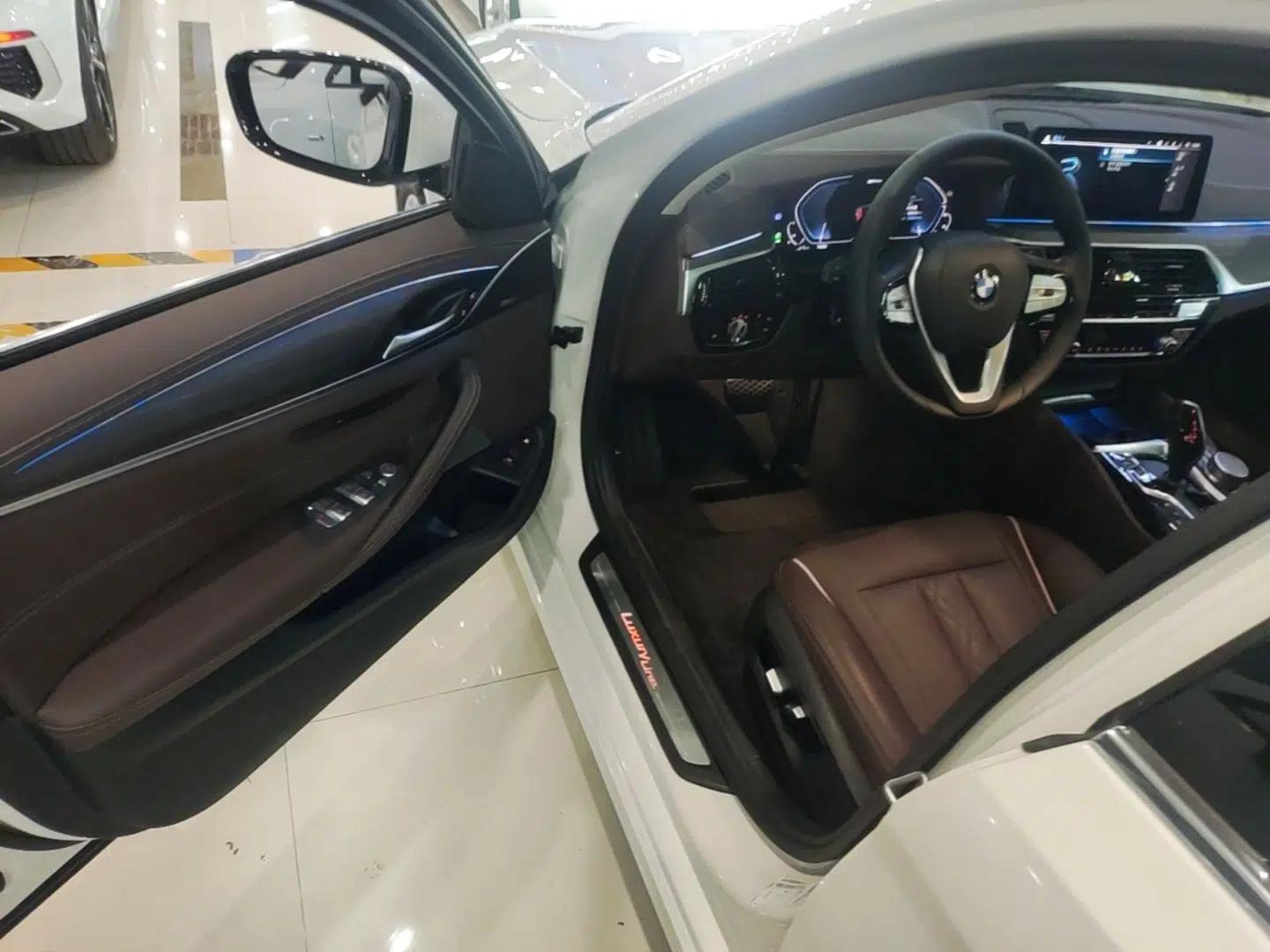 BMW 5 Series New Energy 2021 535Le Luxury Package — миниатюра 18