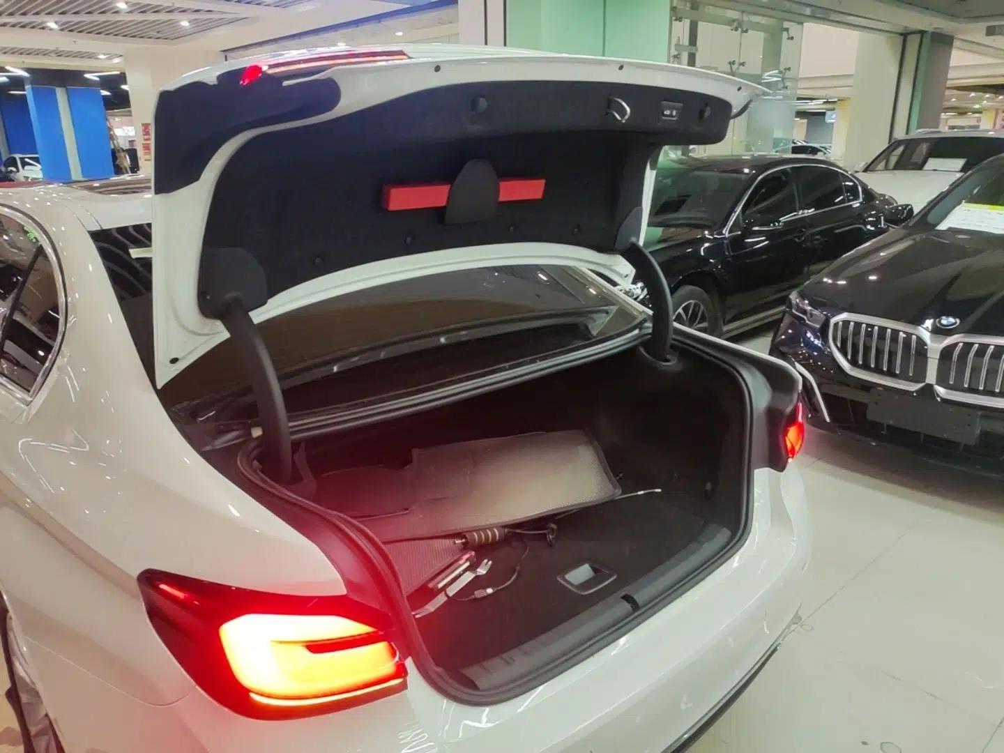 BMW 5 Series New Energy 2021 535Le Luxury Package — миниатюра 22