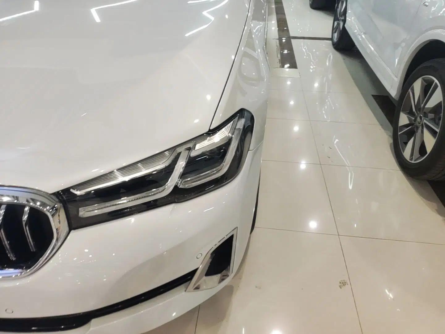 BMW 5 Series New Energy 2021 535Le Luxury Package — миниатюра 8