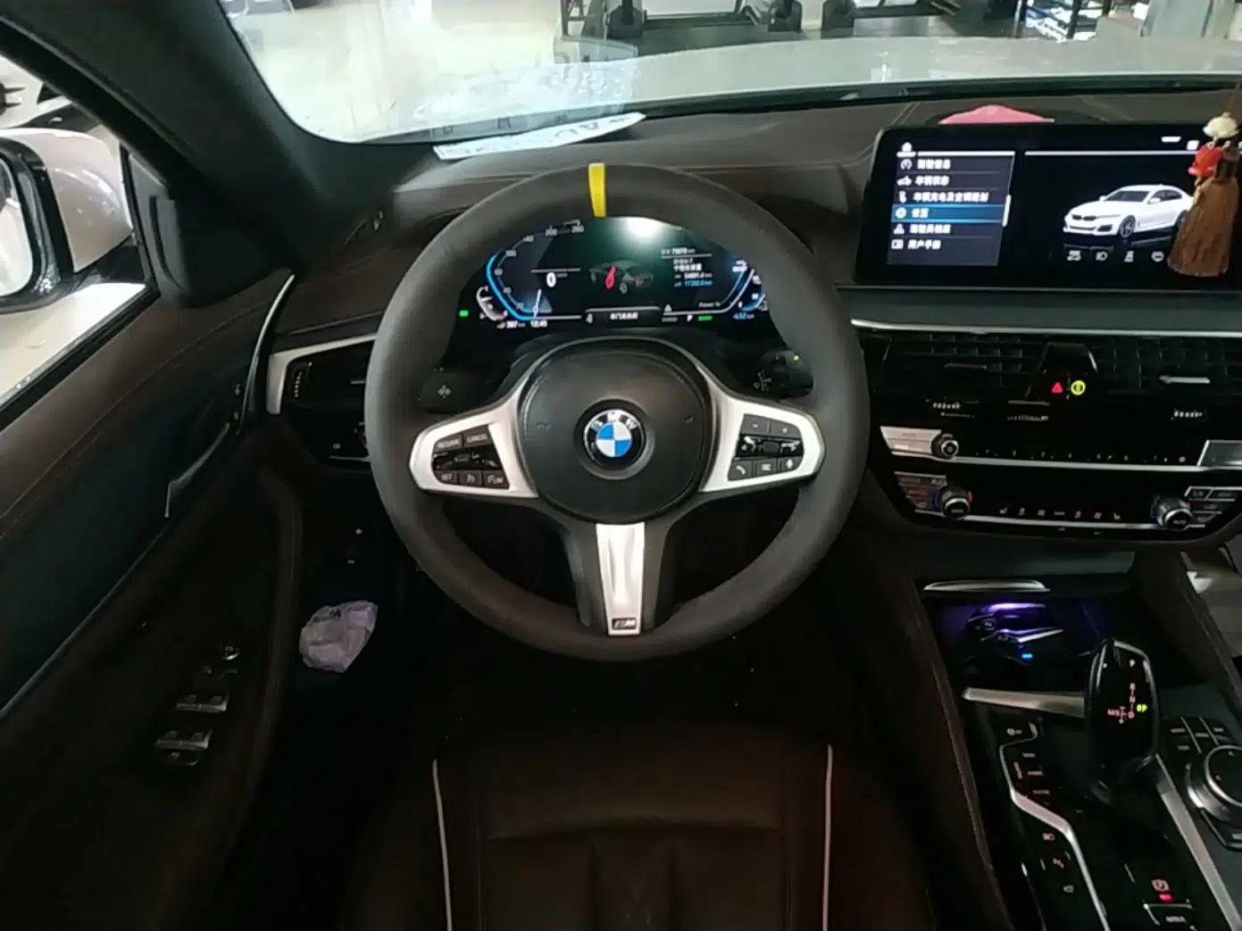 BMW 5 Series New Energy 2021 535Le M Sport Package — миниатюра 18
