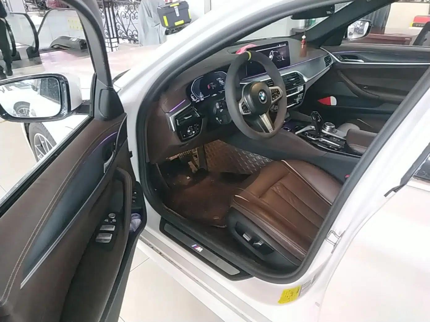 BMW 5 Series New Energy 2021 535Le M Sport Package — миниатюра 23