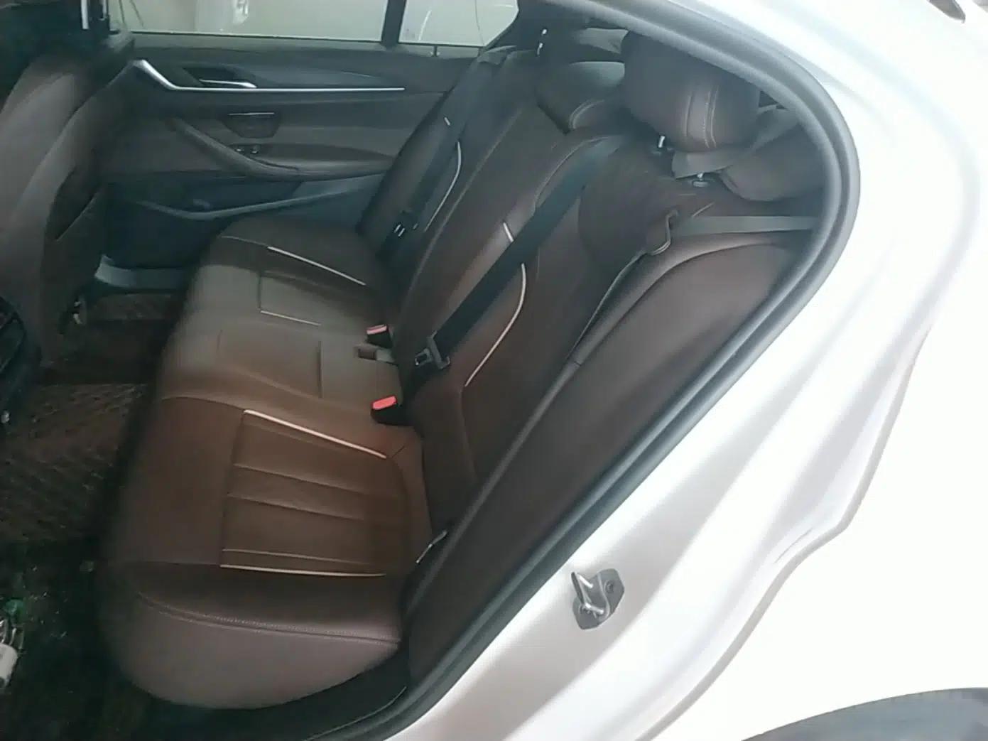 BMW 5 Series New Energy 2021 535Le M Sport Package — миниатюра 25