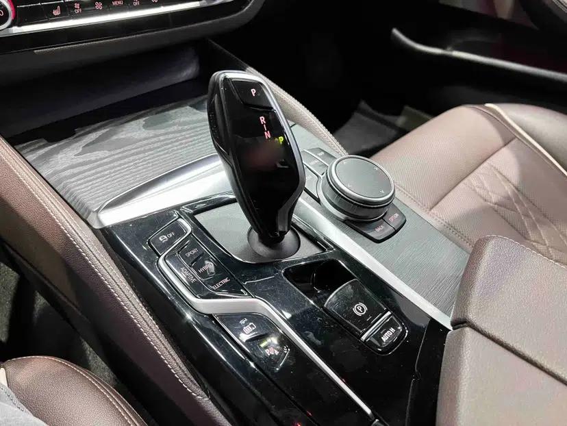 BMW 5 Series New Energy 2021 535Le M Sport Package — миниатюра 12