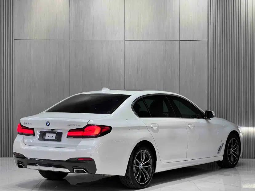 BMW 5 Series New Energy 2021 535Le M Sport Package — миниатюра 5