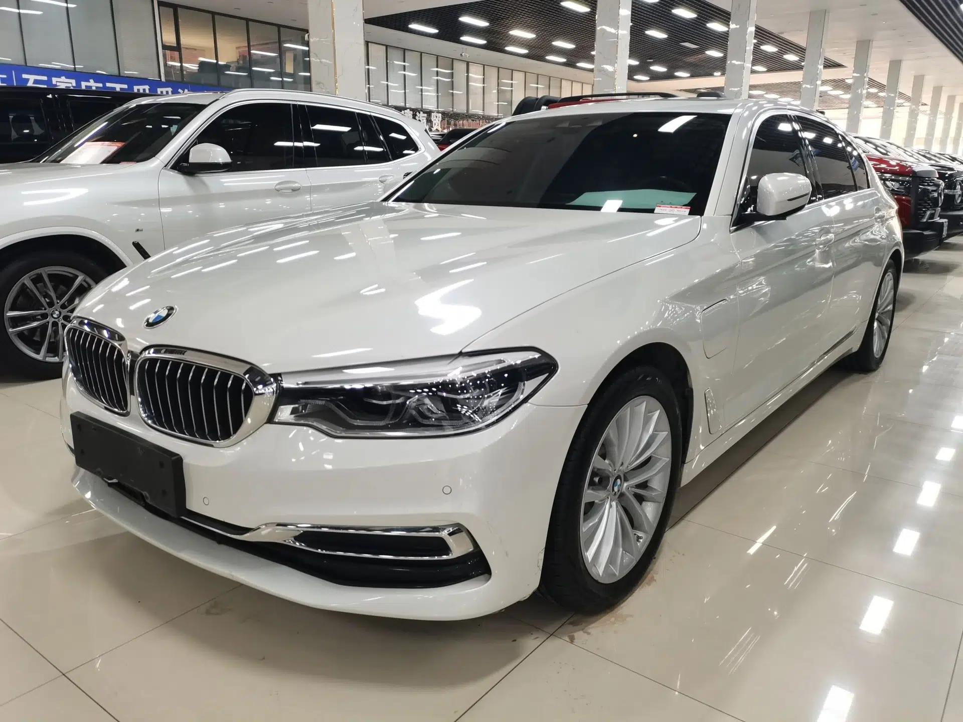 BMW 5 Series New Energy 2020 Mileage Upgrade Version 530Le Pioneer Edition — миниатюра 1