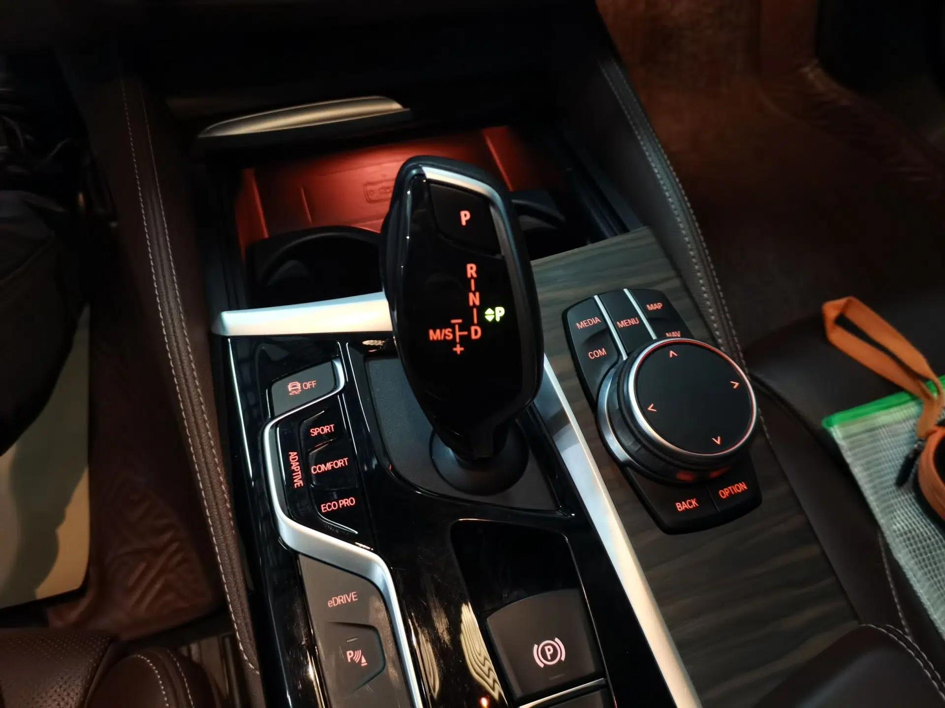 BMW 5 Series New Energy 2020 Mileage Upgrade Version 530Le Pioneer Edition — миниатюра 16