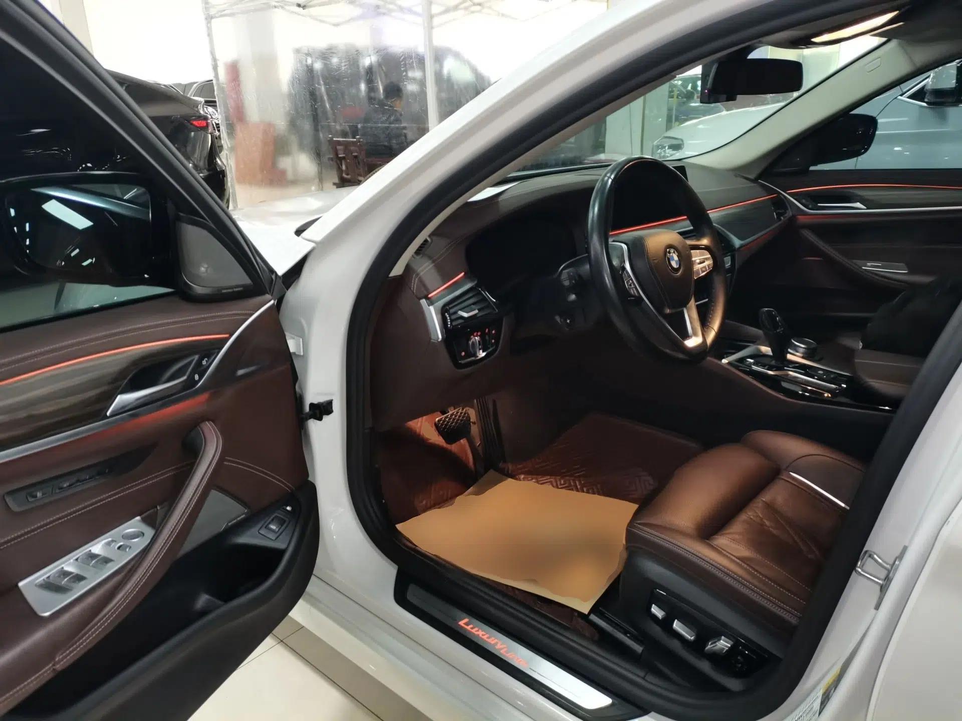 BMW 5 Series New Energy 2020 Mileage Upgrade Version 530Le Pioneer Edition — миниатюра 18