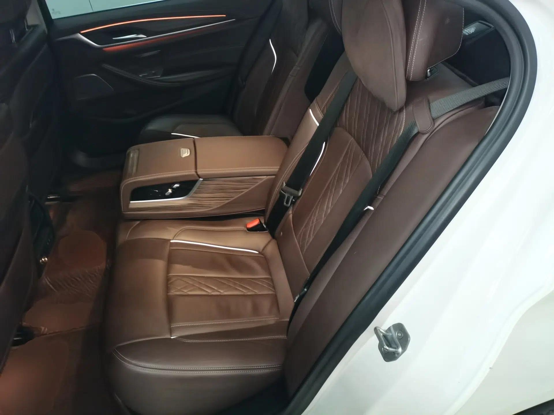 BMW 5 Series New Energy 2020 Mileage Upgrade Version 530Le Pioneer Edition — миниатюра 20