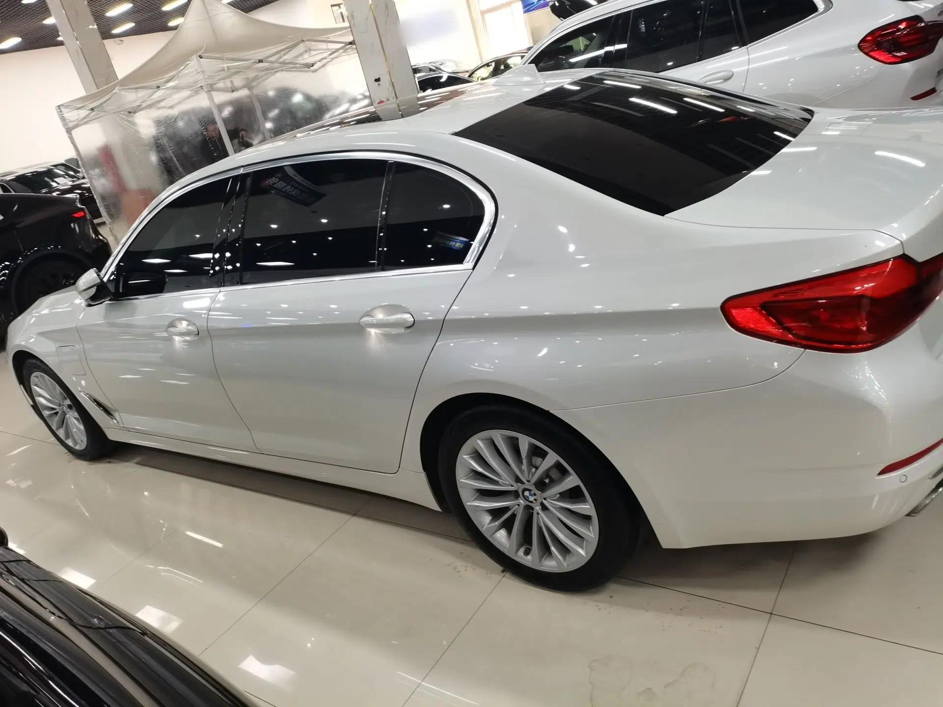 BMW 5 Series New Energy 2020 Mileage Upgrade Version 530Le Pioneer Edition — миниатюра 5