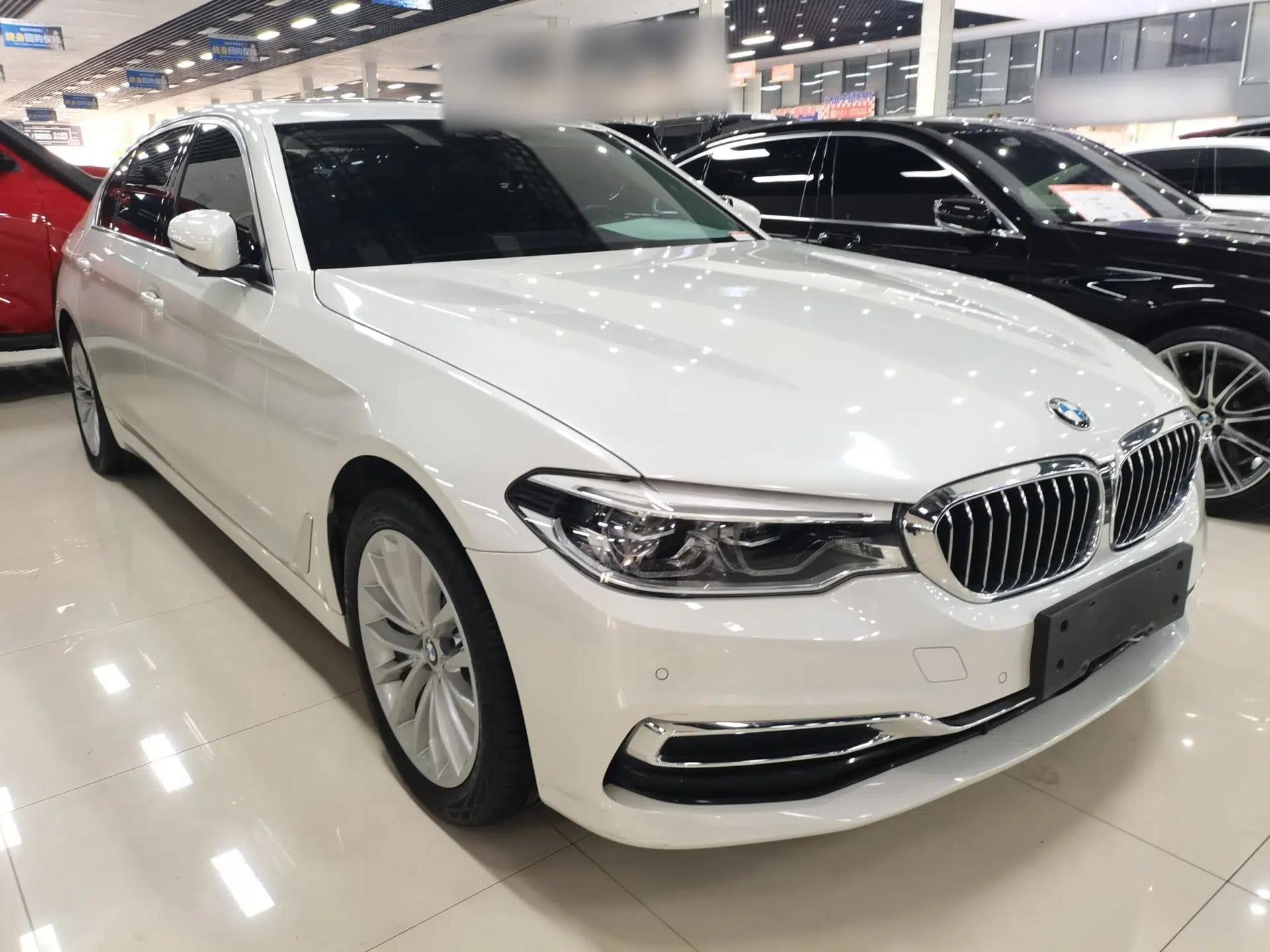 BMW 5 Series New Energy 2020 Mileage Upgrade Version 530Le Pioneer Edition — миниатюра 8