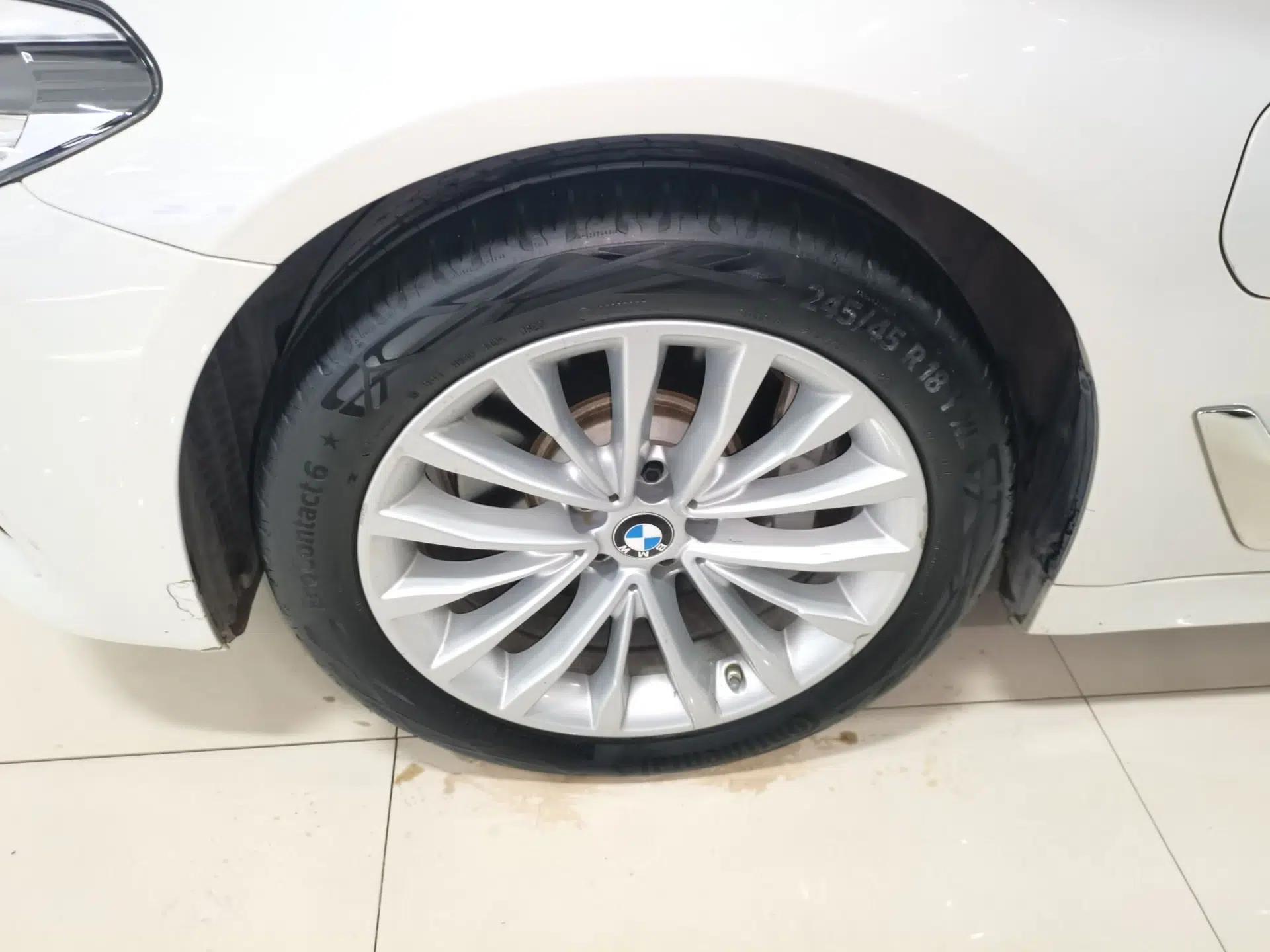 BMW 5 Series New Energy 2020 Mileage Upgrade Version 530Le Pioneer Edition — миниатюра 10